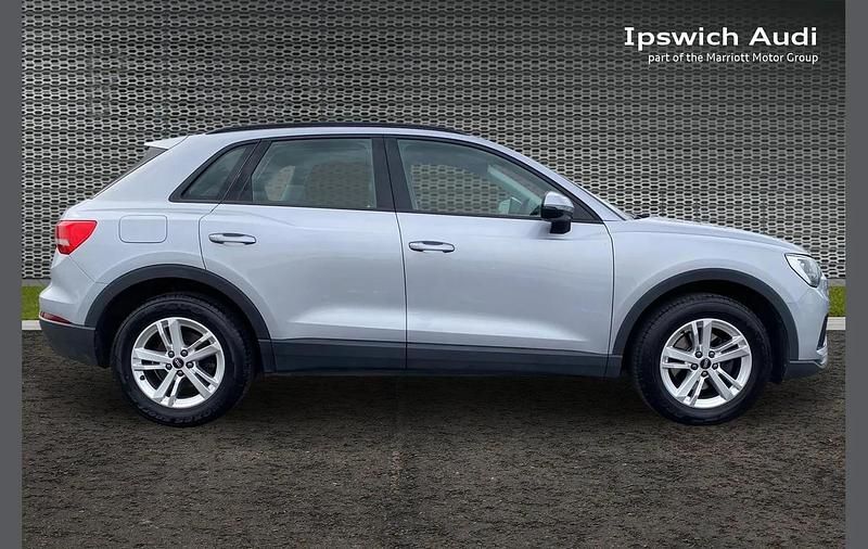 Używany Audi Q3 Design 150 KM (110 kW) 2022 Srebrny SUV