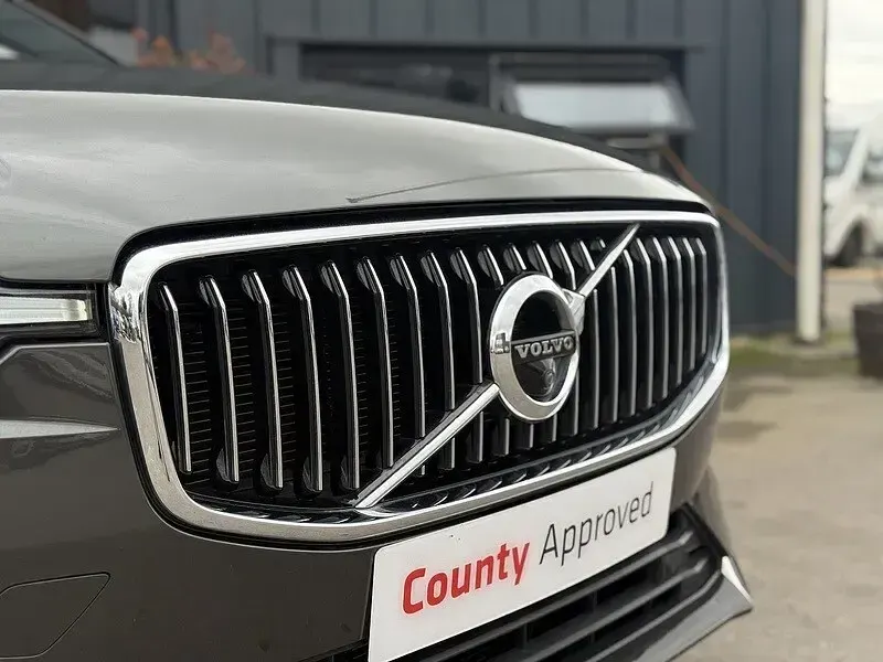 Used Volvo XC60 Inscription 250 HP (183 kW) 2026 Grey SUV