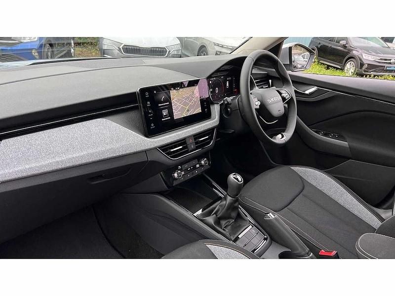 New Skoda Kamiq SE 95 HP (69 kW) 2025 Brilliant silver metallic SUV