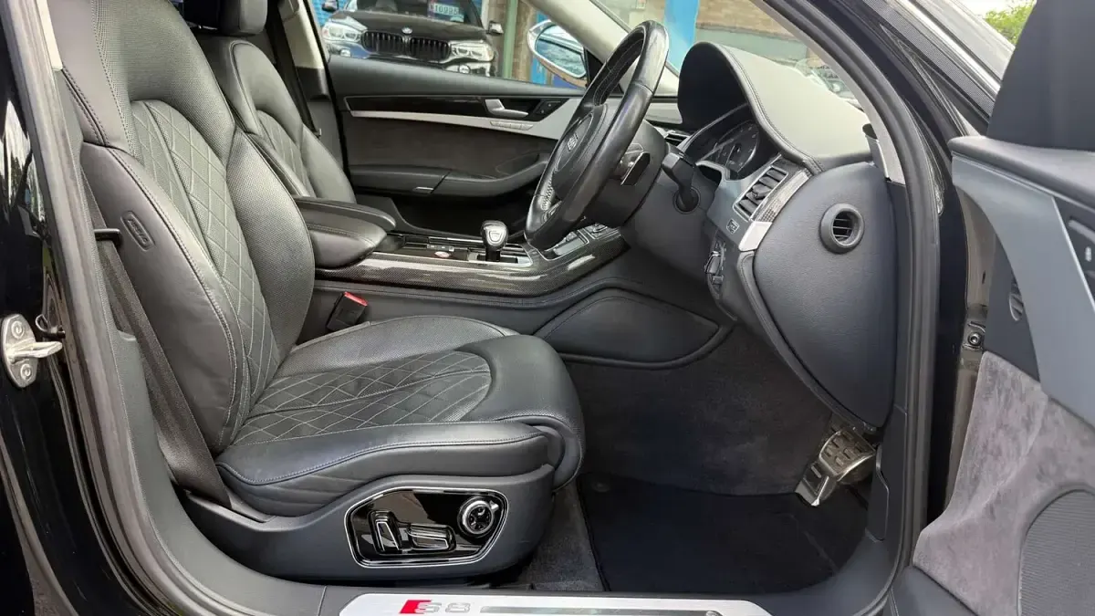 Used Audi S8 Basis 520 HP (382 kW) 2016 Black Sedan
