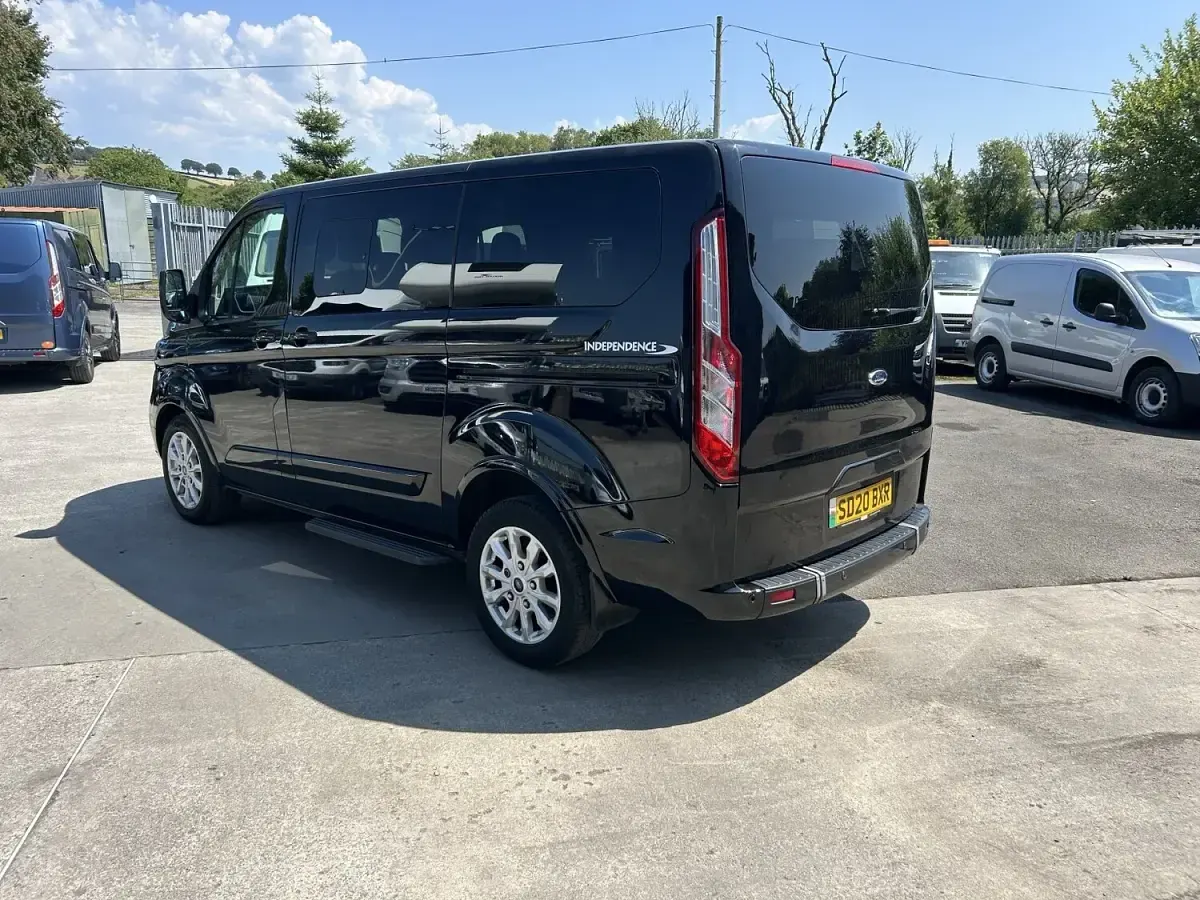 Used Ford Tourneo Custom Titanium 130 HP (95 kW) 2020 Black Van