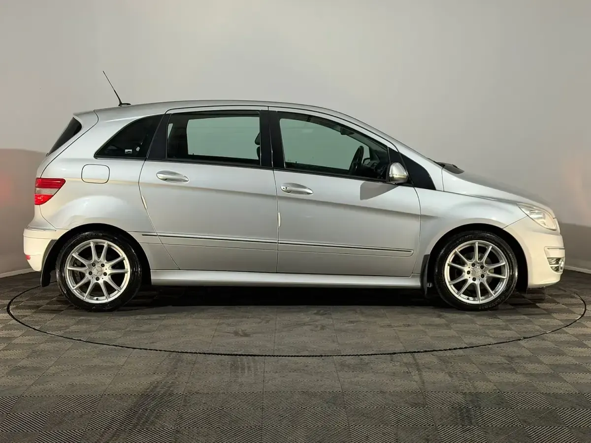 Used Mercedes B180 109 HP (80 kW) 2008 Silver MPV