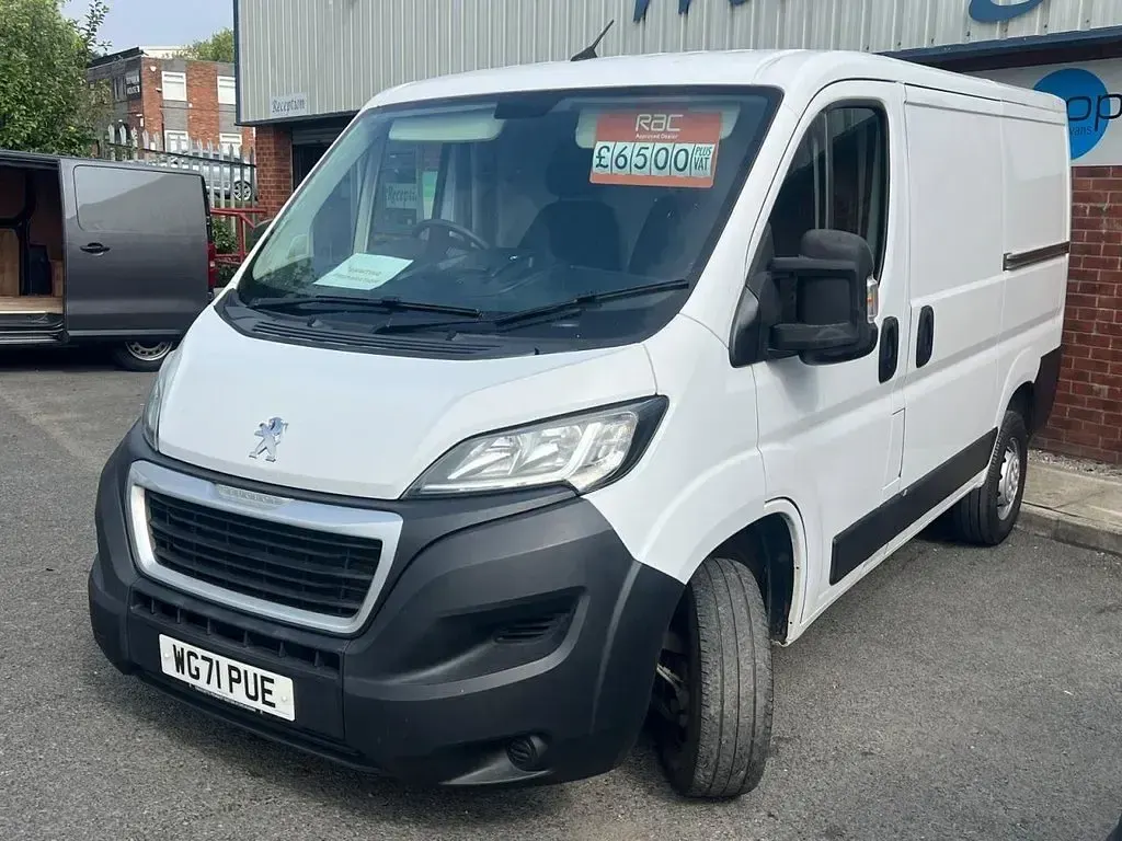 Used Peugeot Boxer 162 HP (119 kW) 2021 White Van