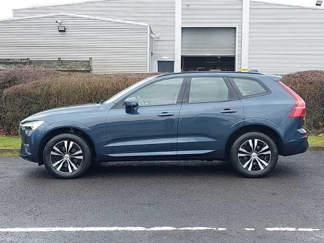 Used Volvo XC60 Momentum 197 HP (144 kW) 2022 Blue SUV