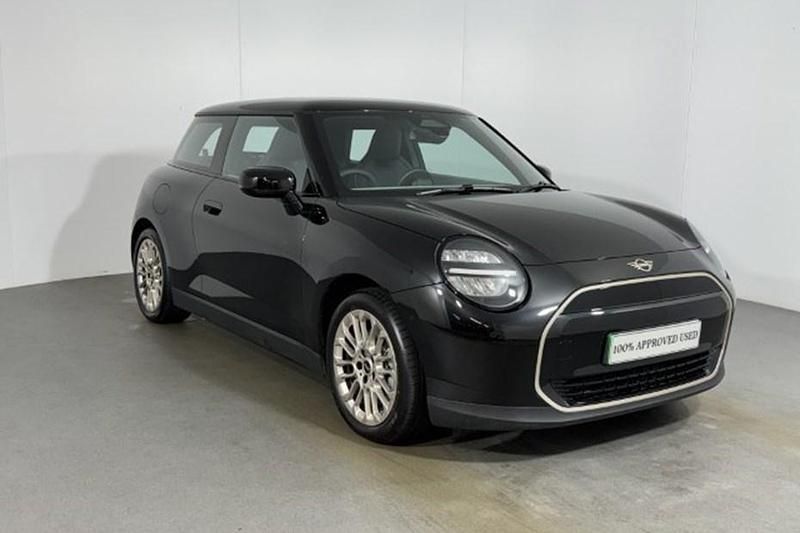 Used Mini Cooper Exclusive 135 kW (184 HP) 2025 Hatchback