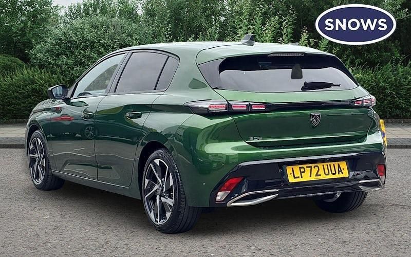Used Peugeot 308 Allure Premium 131 HP (96 kW) 2023 Green Hatchback