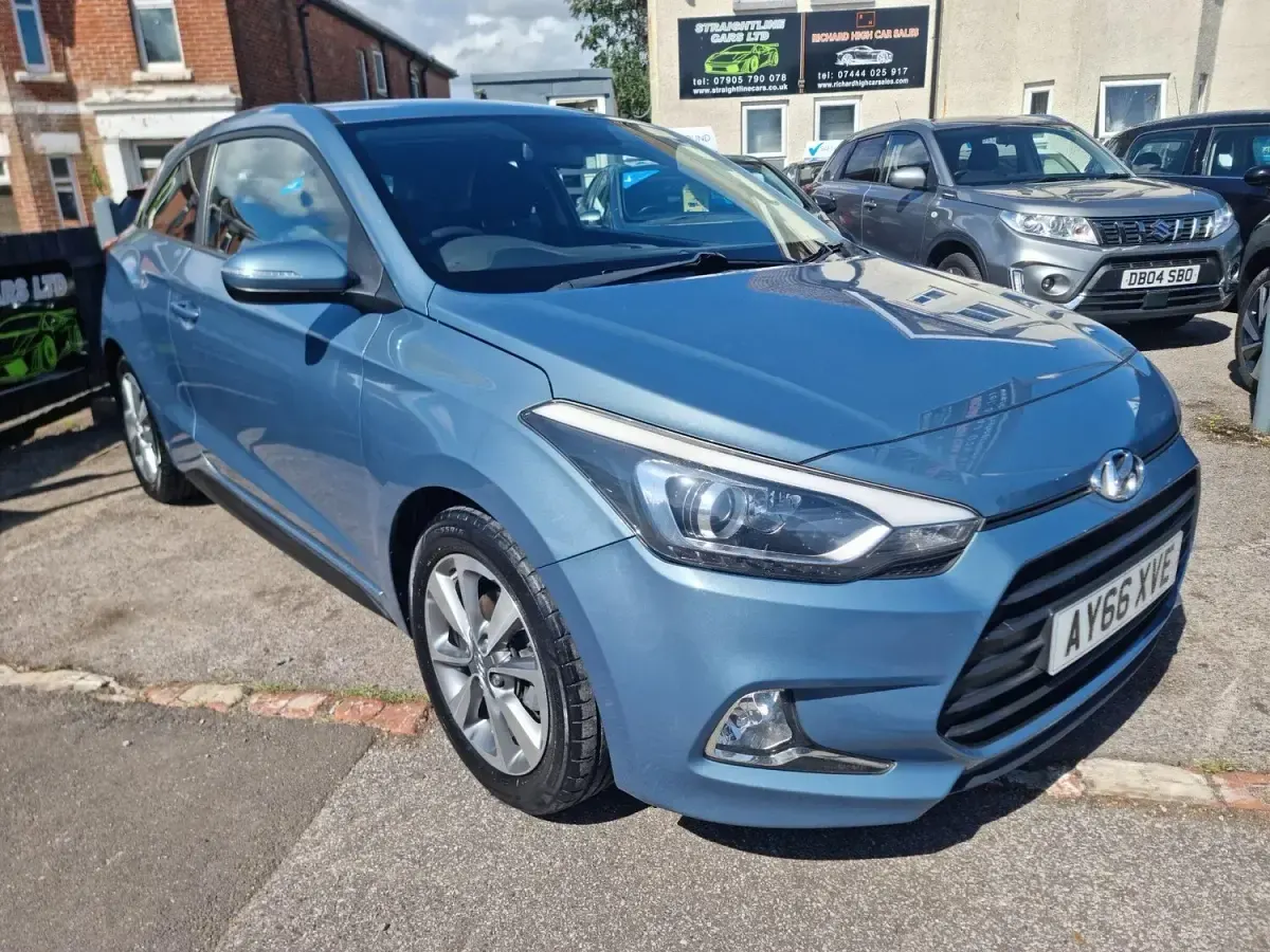 Used Hyundai i20 SE 84 HP (61 kW) 2016 Blue Coupe