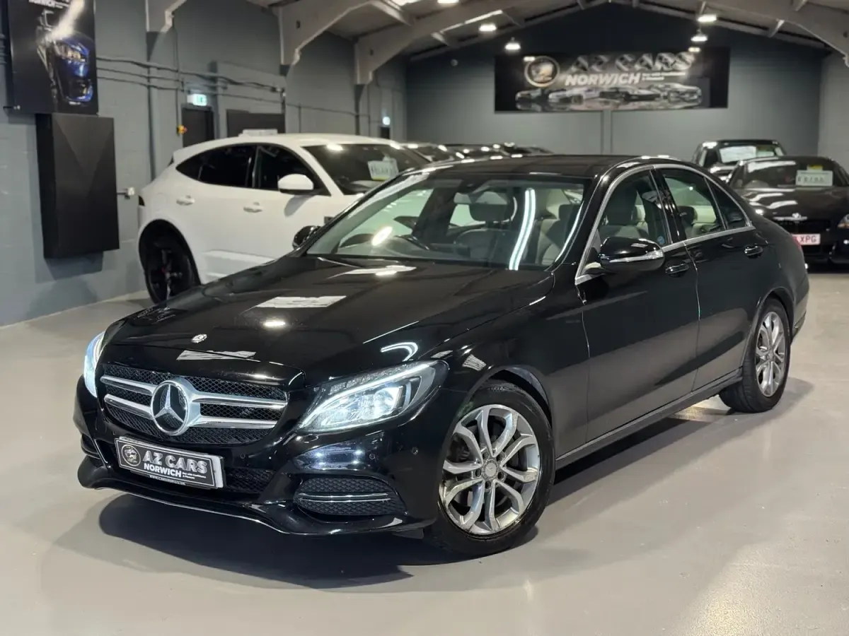Usado Mercedes C200 184 CV (135 kW) 2014 Negro Berlina
