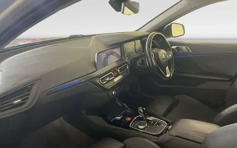 Used BMW 118 Sport Line 150 HP (110 kW) 2019 Silver Hatchback