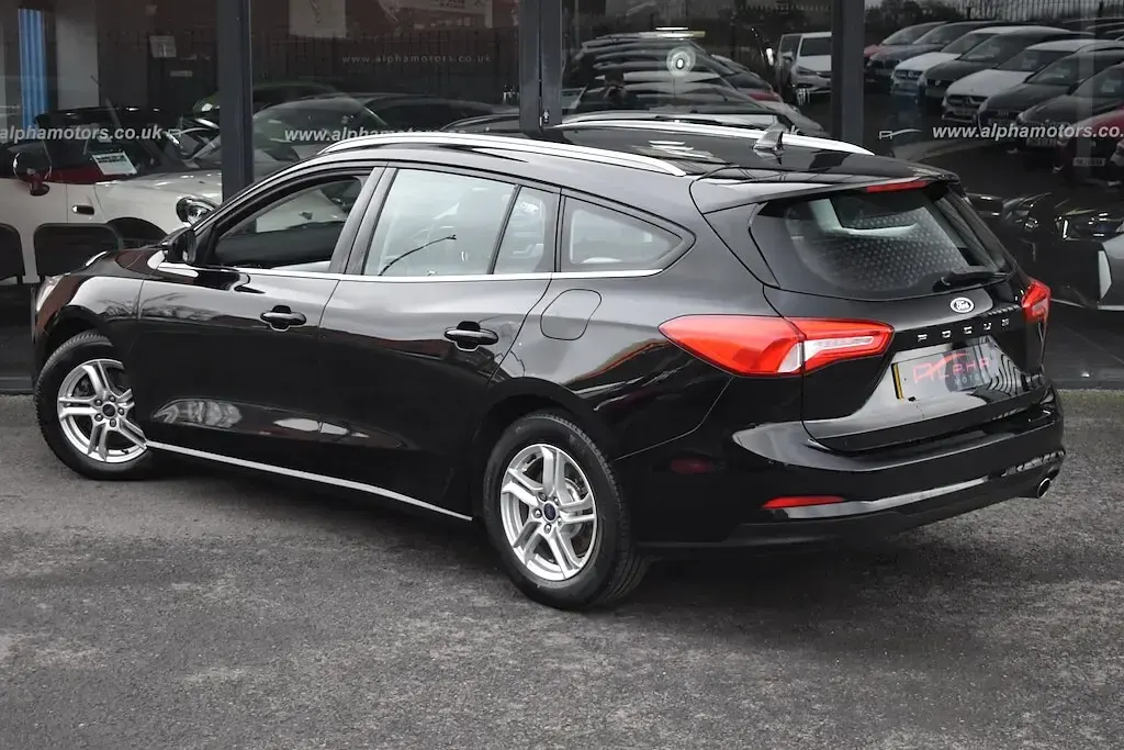 Used Ford Focus Zetec 95 HP (69 kW) 2019 Agate black Estate