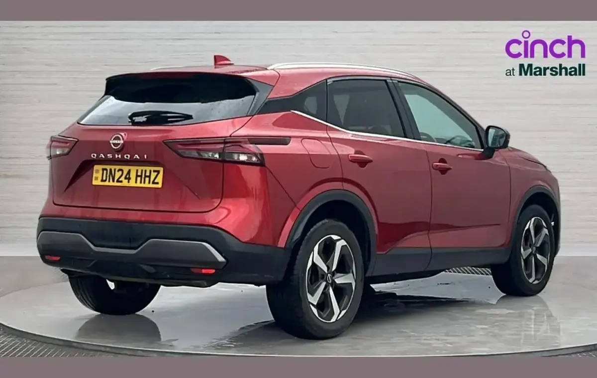 Used Nissan Qashqai N-Connecta 155 HP (114 kW) 2024 Red SUV