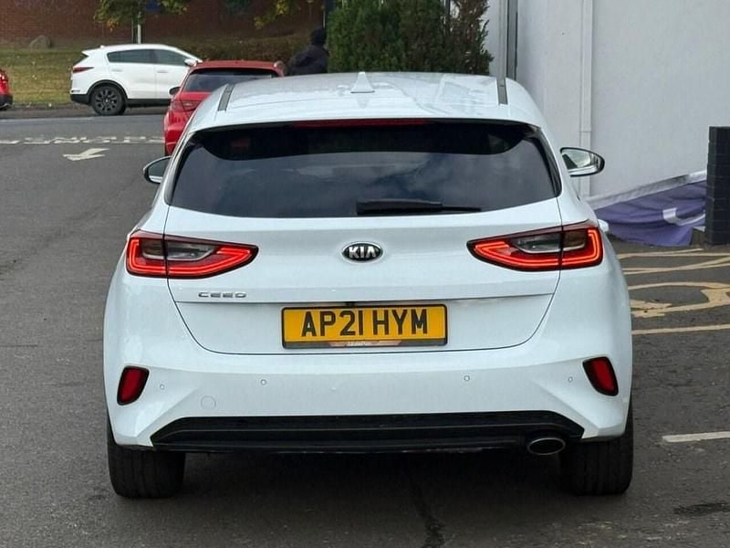 Used Kia Ceed 158 HP (116 kW) 2021 White Hatchback