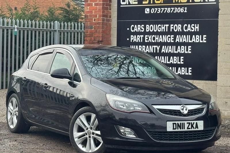 Black Used 2011 Vauxhall Astra SRi Hatchback | £1,995 (Good price) - Image 1/1