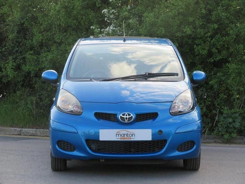 Used Toyota Aygo 68 HP (50 kW) 2010 Other Hatchback