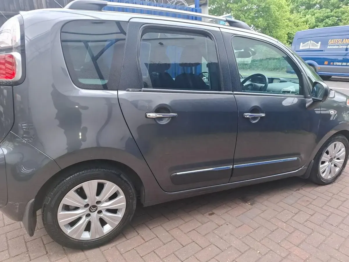 Used Citroën C3 Picasso Exclusive 2014 Grey MPV