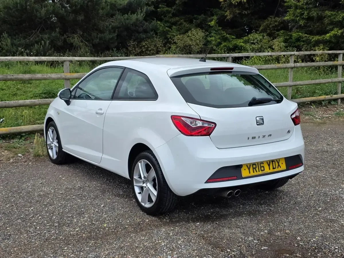 Used Seat Ibiza FR Sport 110 HP (80 kW) 2016 White Coupe