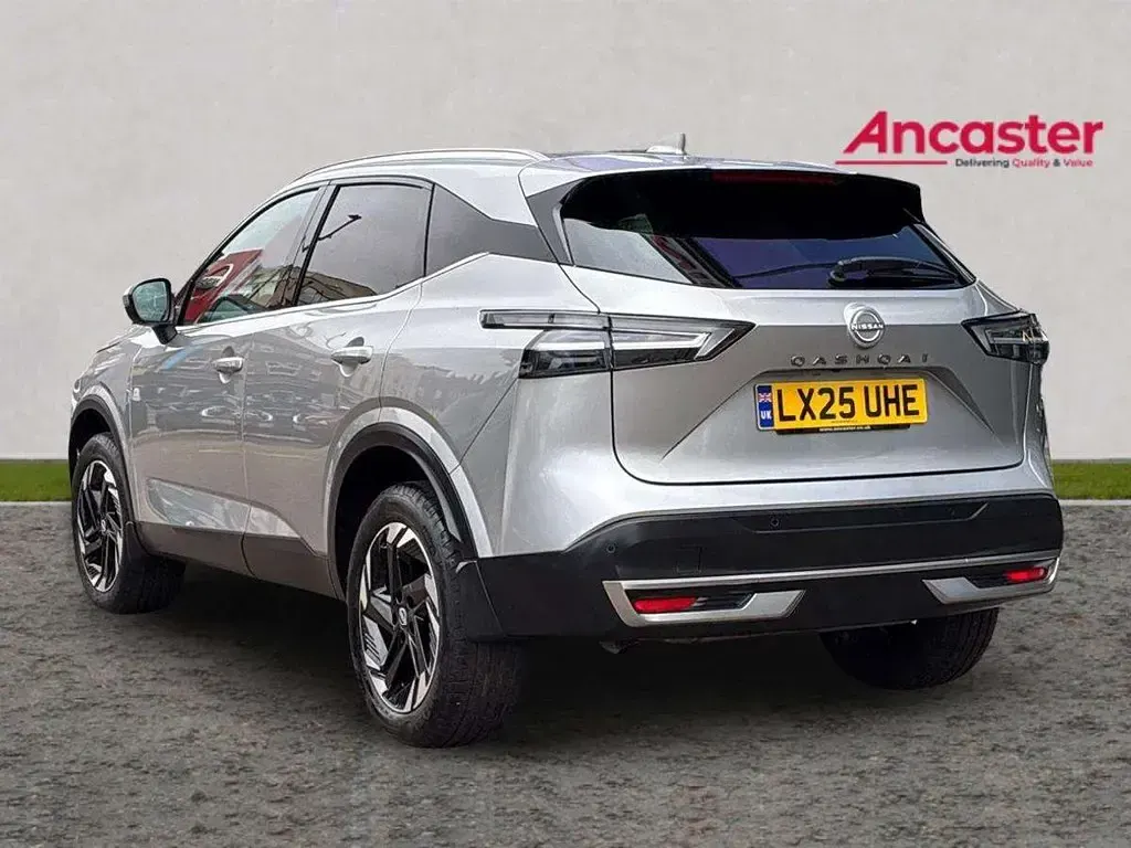 Used Nissan Qashqai N-Connecta 138 HP (101 kW) 2025 Silver SUV