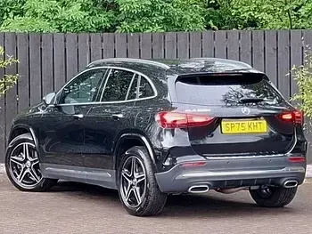 Usado Mercedes GLA200 Executive 150 HP (110 kW) 2025 Preto SUV