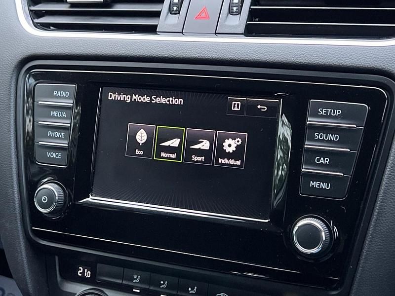 Used Skoda Octavia SE 150 HP (110 kW) 2016 White Hatchback