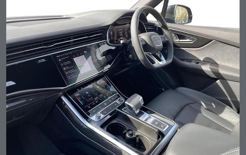 Used Audi Q7 Black Edition 281 HP (206 kW) 2025 Silver SUV