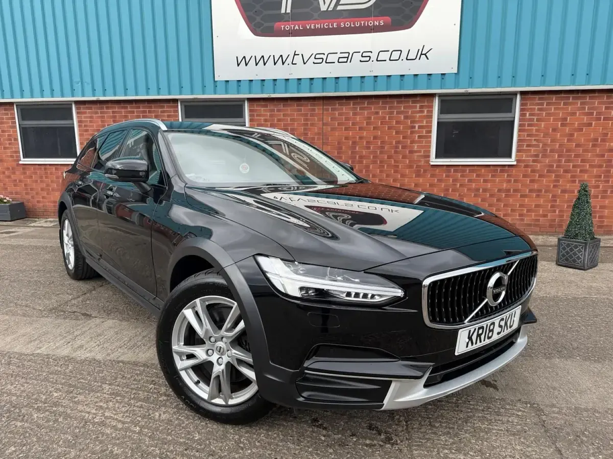 Used Volvo V90 CC Pro 2018 Black Estate