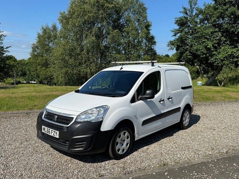 White Used 2016 Peugeot Partner MPV | £5,250 (Fair price) - Image 1/4