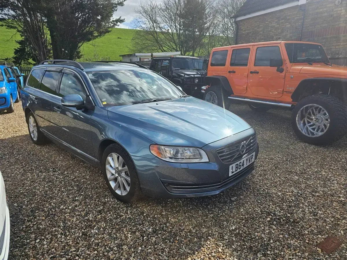 Used Volvo V70 SE 180 HP (132 kW) 2014 Blue Estate