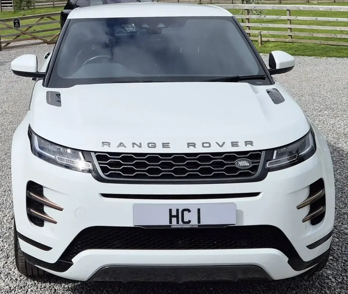 Used Land Rover Range Rover evoque R-Dynamic 200 HP (147 kW) 2019 White SUV