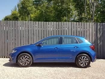 Used VW Polo Life 95 HP (69 kW) 2024 Blue Hatchback