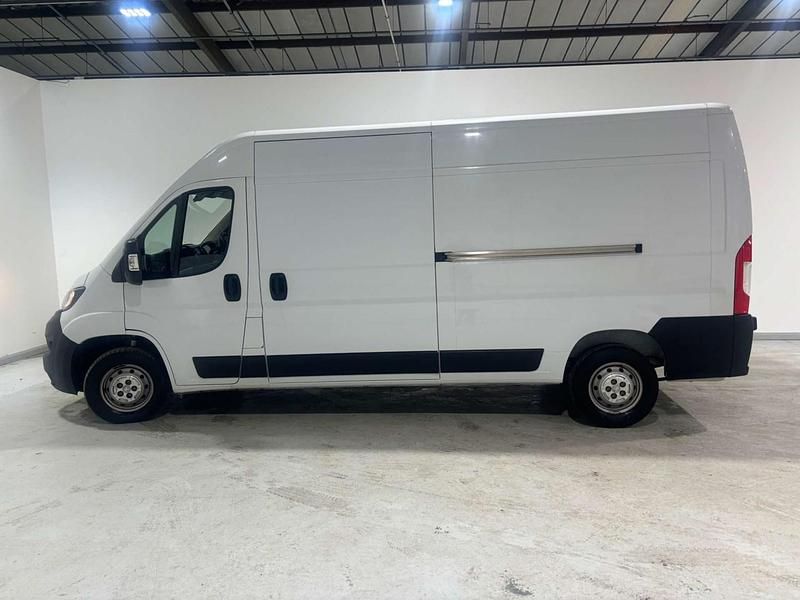 Used Peugeot Boxer 140 HP (102 kW) 2022 White Van