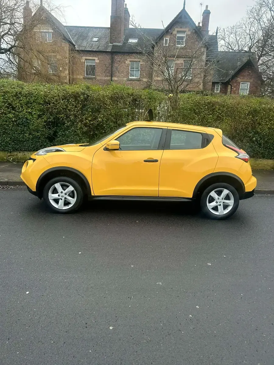 Used Nissan Juke Visia 110 HP (80 kW) 2015 Yellow SUV