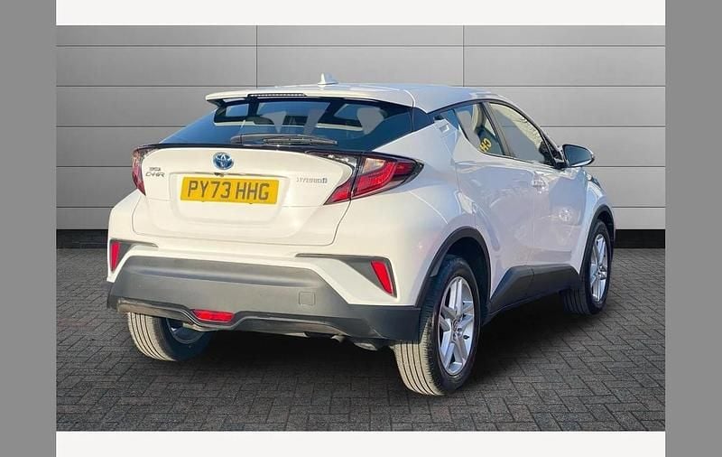 Used Toyota C-HR 122 HP (89 kW) 2023 Pure white SUV