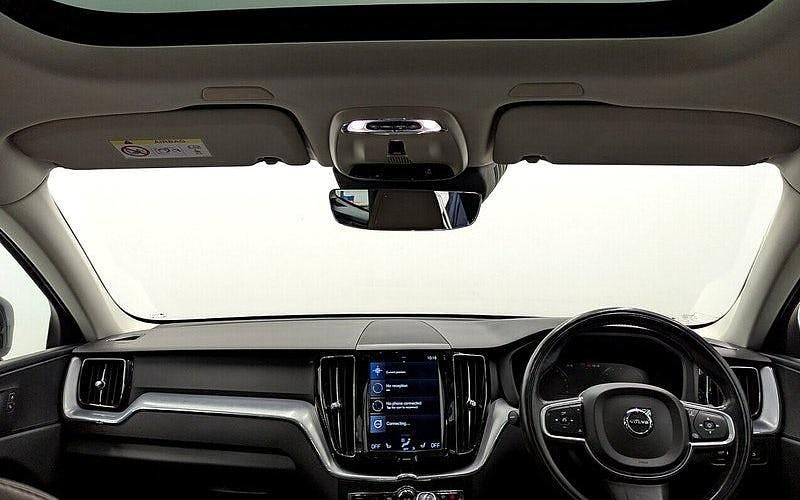 Used Volvo XC60 Momentum 190 HP (139 kW) 2018 Grey SUV