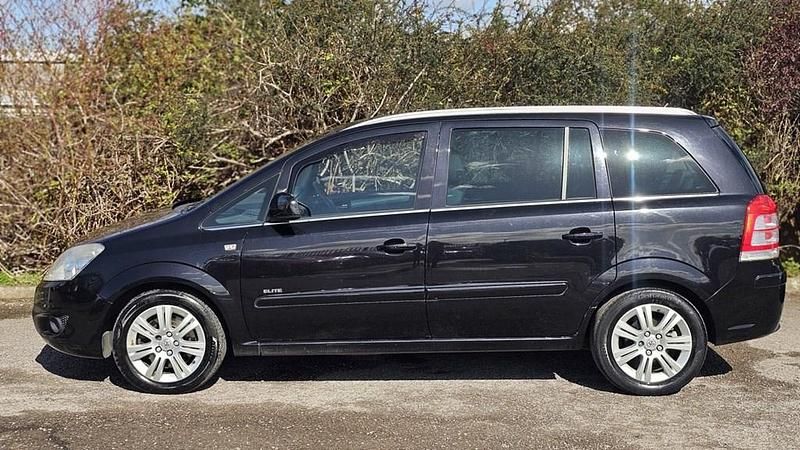 Second-hand Vauxhall Zafira Elite 2010 Negru Monovolum