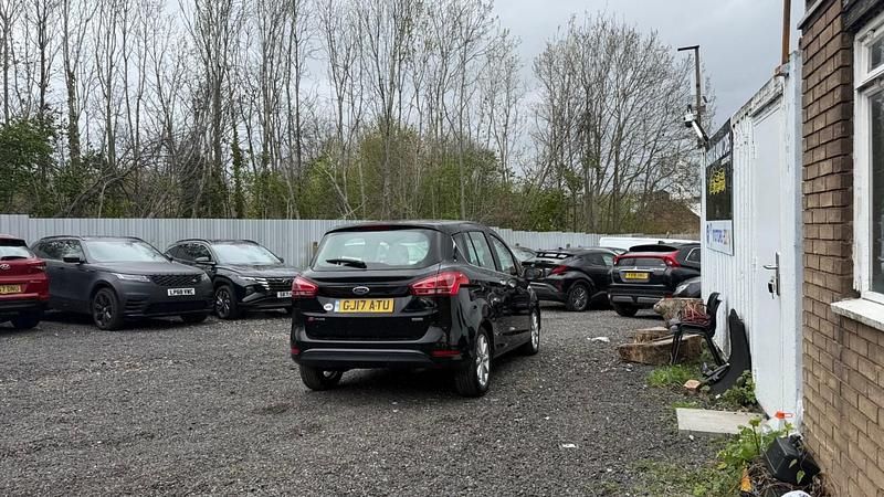 Używany Ford B-MAX Zetec 2017 Czarny Minivan