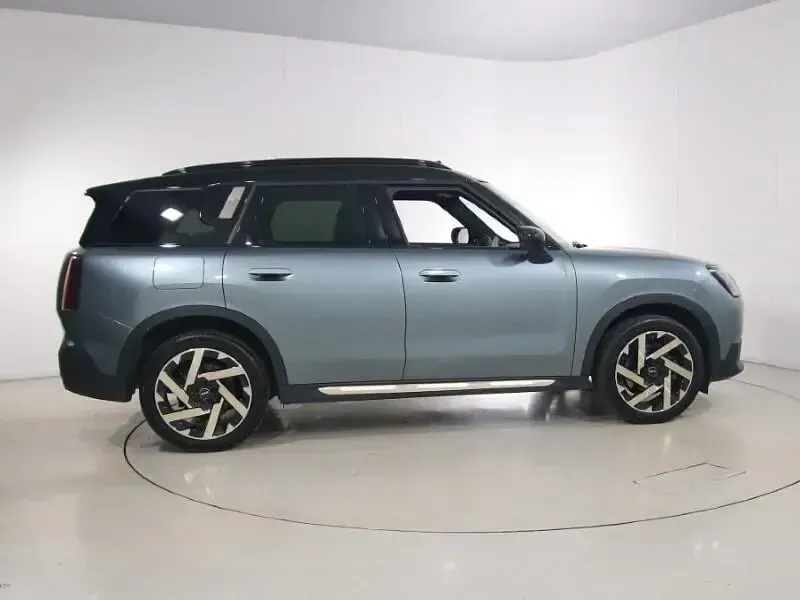 Used Mini Countryman Exclusive 168 HP (123 kW) 2024 Green SUV