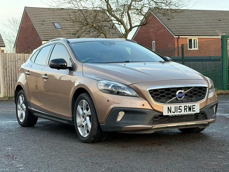 Bronze Used 2015 Volvo V40 Hatchback | £4,695 (Good price) - Image 1/4
