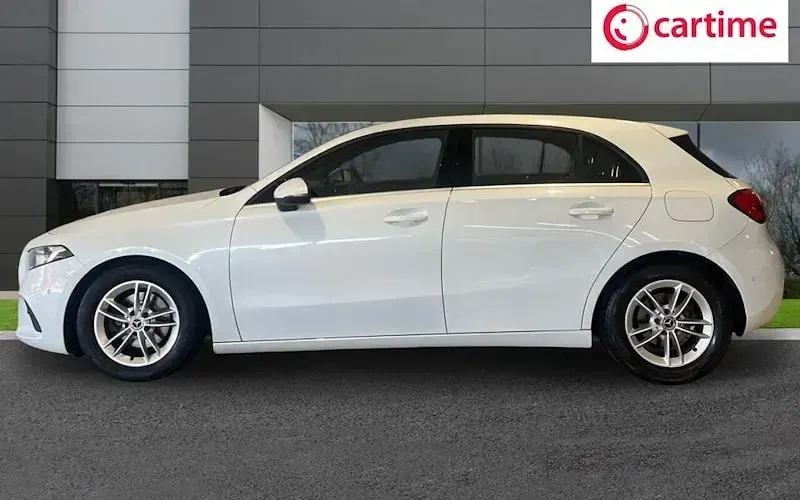 Used Mercedes A180 Executive 116 HP (85 kW) 2019 White Hatchback