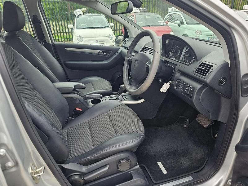 Used Mercedes A160 Avantgarde 95 HP (69 kW) 2012 Silver Hatchback