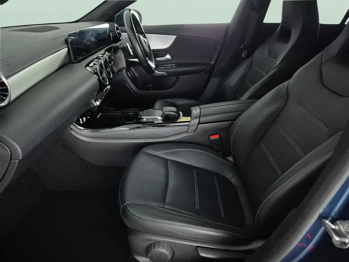 Used Mercedes CLA180 AMG line 2022 Blue Sedan