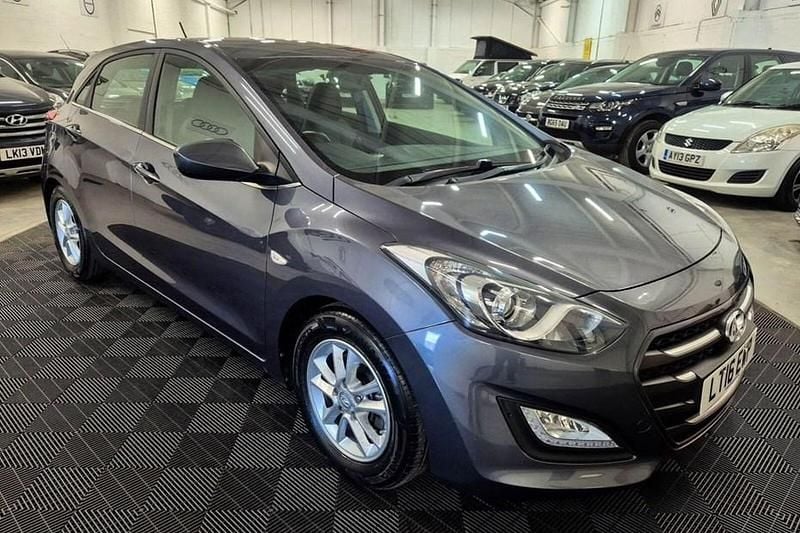 Used Hyundai i30 SE 110 HP (80 kW) 2016 Grey Hatchback