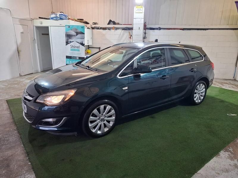 Used Vauxhall Astra Elite 2015 Green Estate