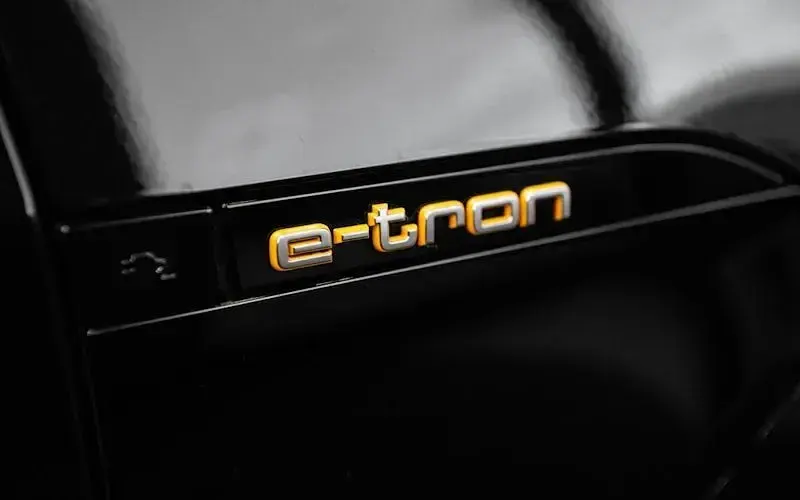 Used Audi e-tron S-Line 230 kW (313 HP) 2020 Black SUV
