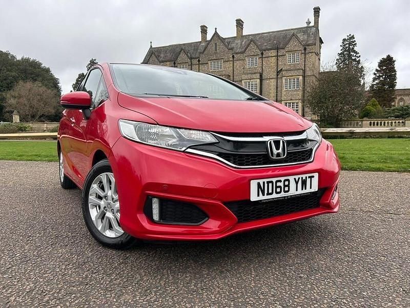 Used Honda Jazz SE 102 HP (75 kW) 2018 Red Hatchback