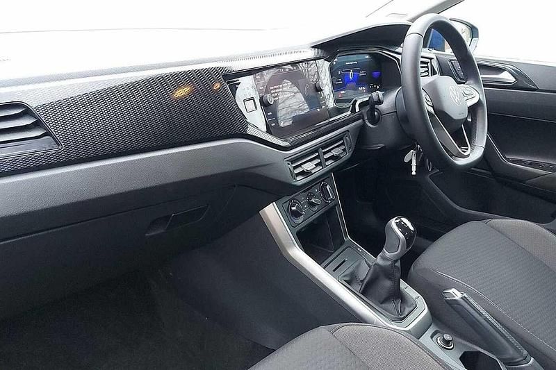 Used VW Polo Life 95 HP (69 kW) 2024 Blue Hatchback