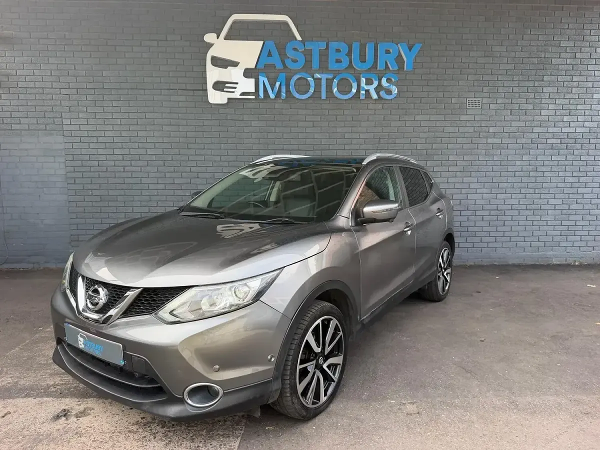 Used Nissan Qashqai Tekna 115 HP (84 kW) 2017 Grey SUV