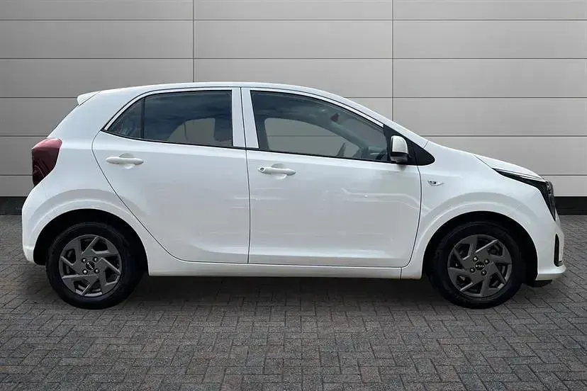 Used Kia Picanto 62 HP (45 kW) 2024 White Hatchback