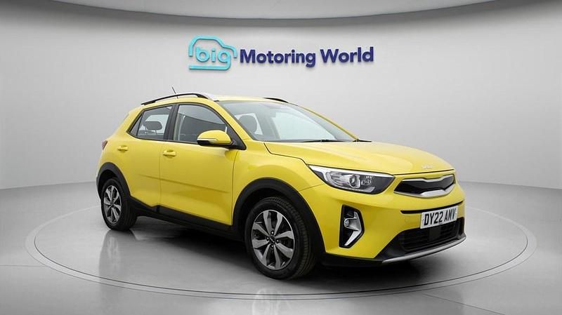 Used Kia Stonic 99 HP (72 kW) 2022 Yellow SUV