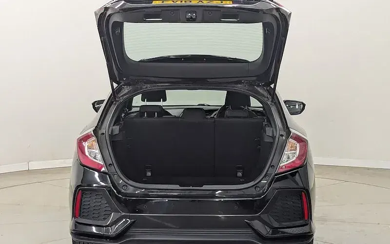 Gebraucht Honda Civic SE 129 PS (94 kW) 2018 Schwarz Kleinwagen