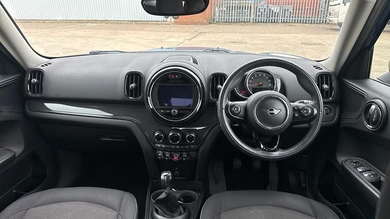 Used Mini Cooper Countryman Classic 134 HP (98 kW) 2019 Blue SUV